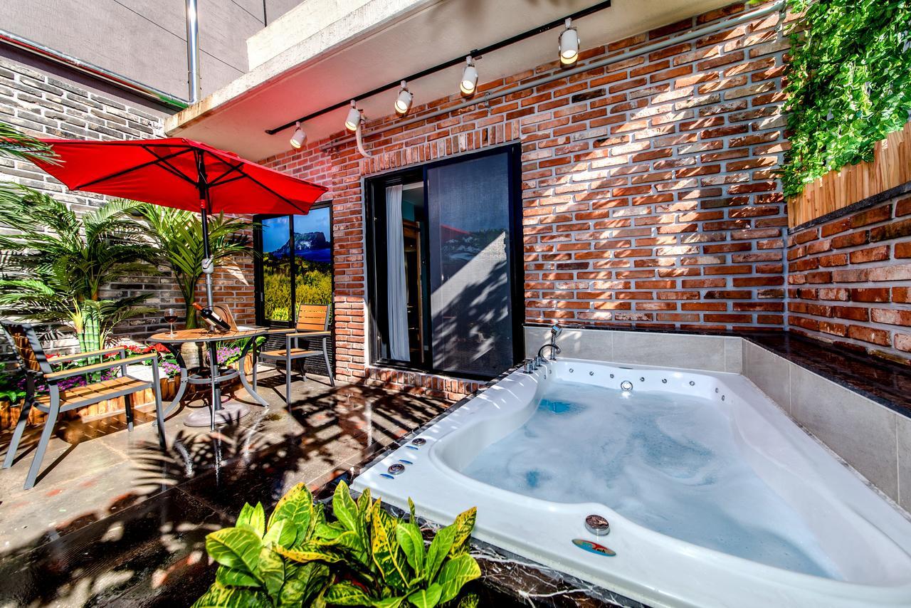 Jeju Hertz Hotel Esterno foto