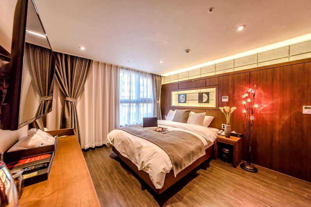 Jeju Hertz Hotel Esterno foto