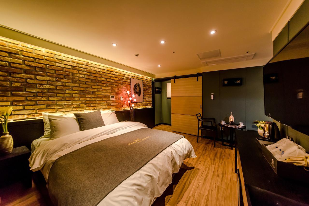 Jeju Hertz Hotel Esterno foto